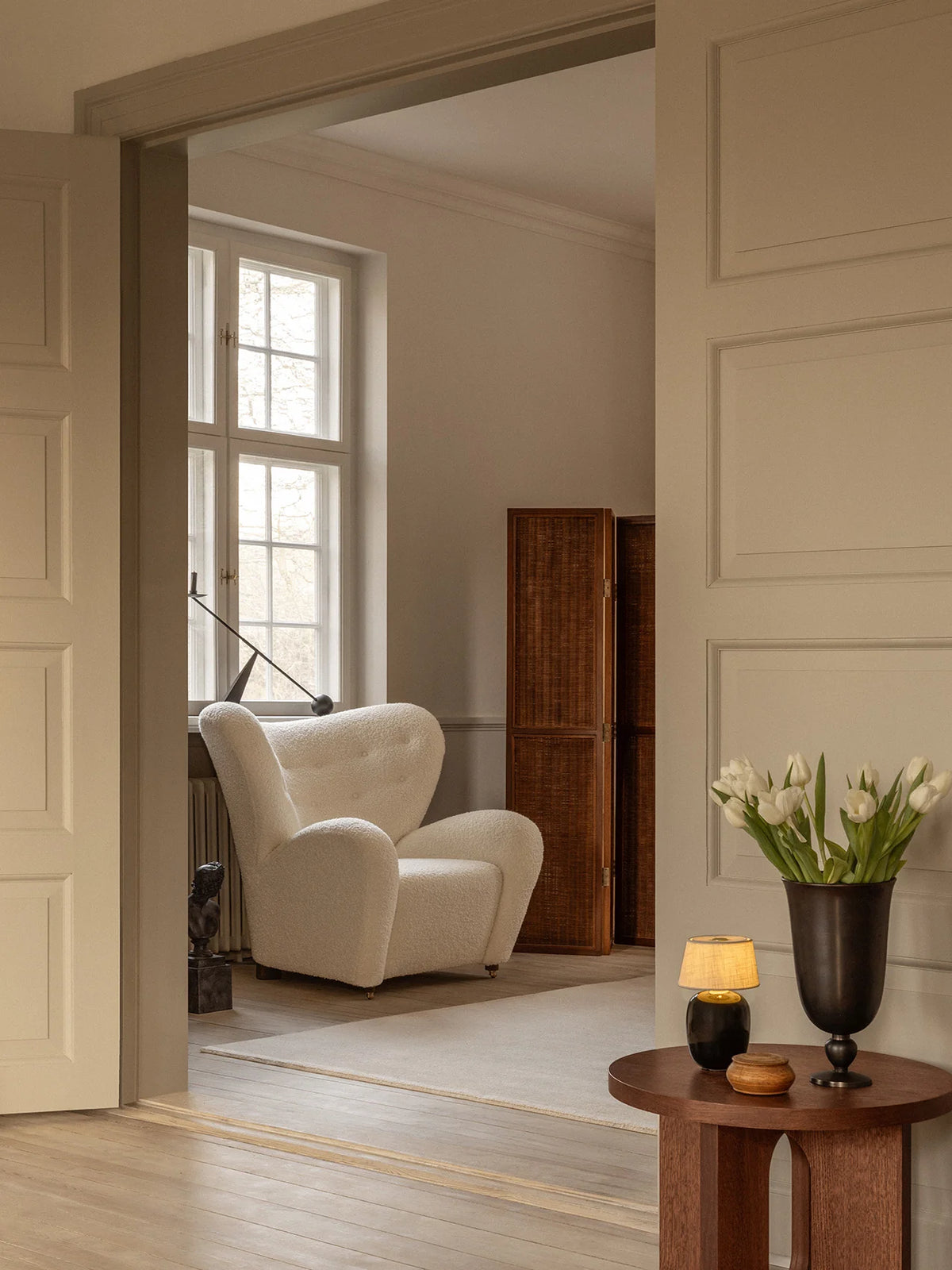 Audo Copenhagen, The Tired Man, Lounge-Sessel, Textil