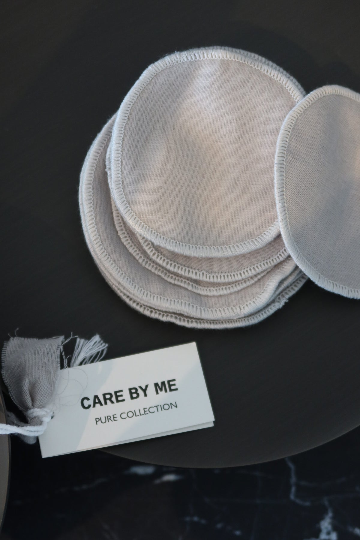 CARE BY ME Abschminkpads in Hellgrau aus Bio-Baumwolle