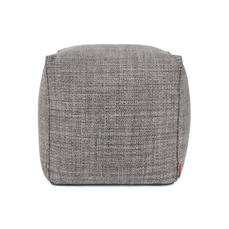 Missoni Pouf Bath in Grau für den Aussenbereich.