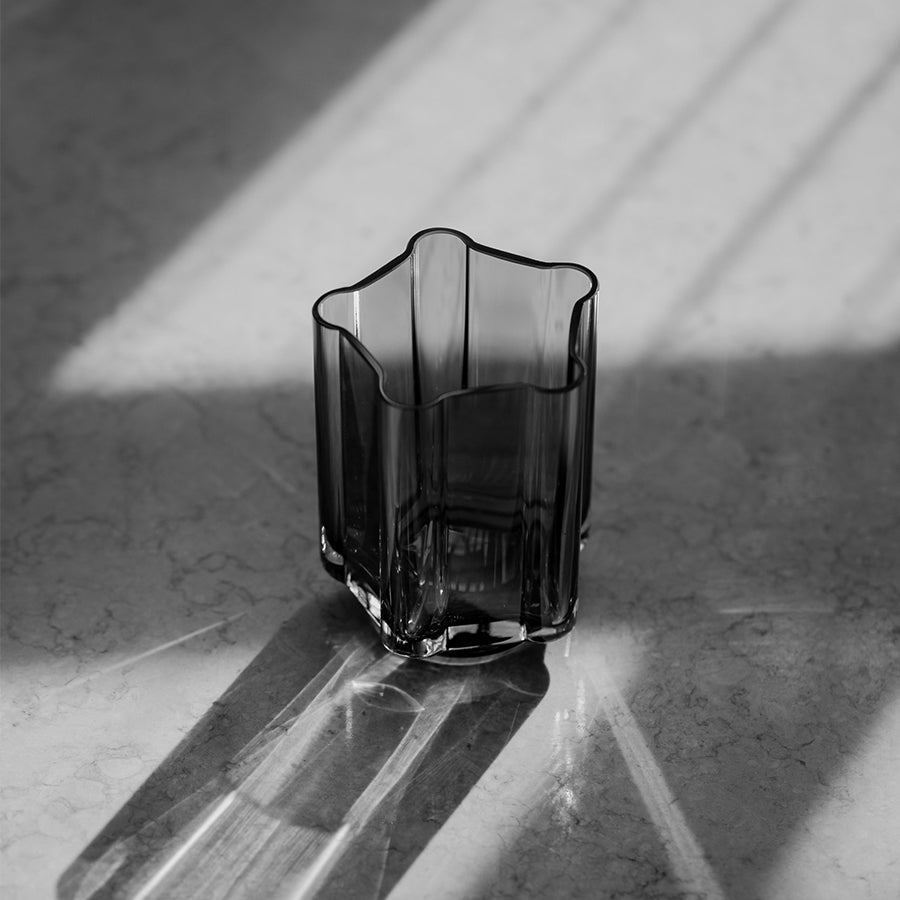 Louise Roe Funki Vase in der Farbe Smoke