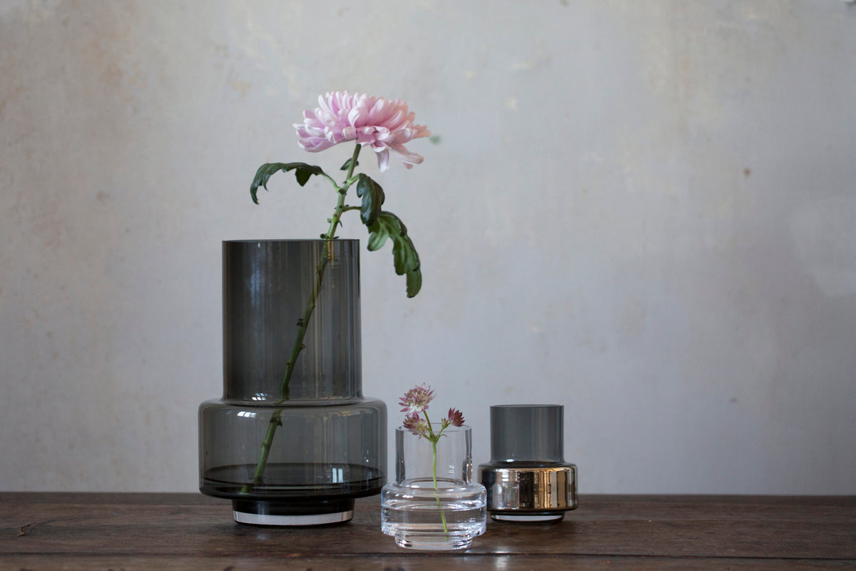 Ro Collection Vase Hurricane in Grau aus Glas