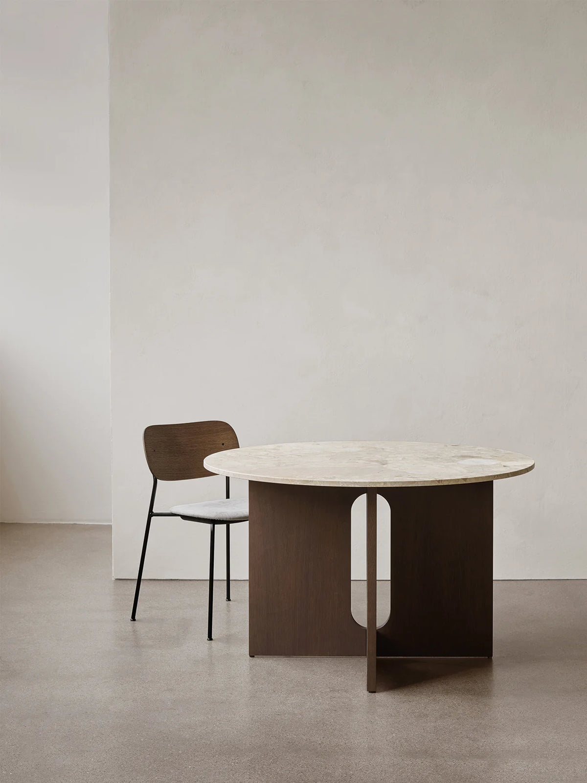 Audo Copenhagen, Androgyne Tisch, rund